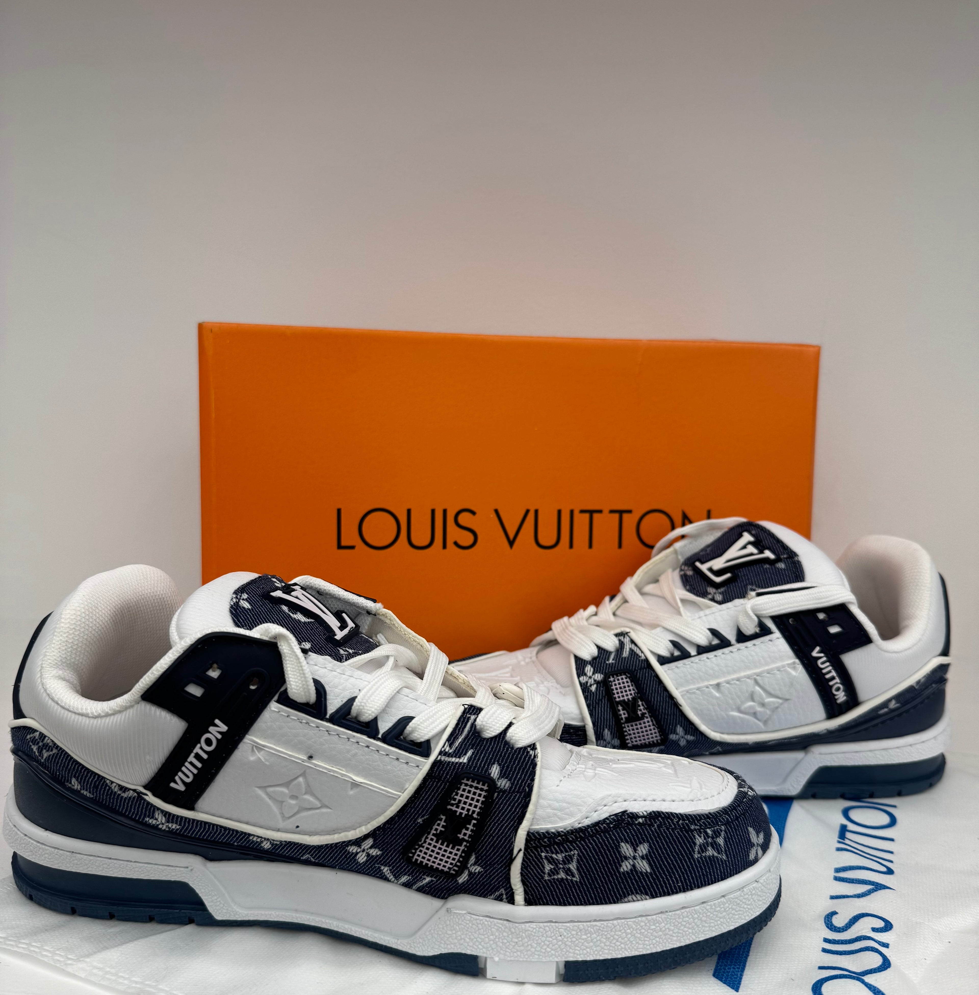 Louis Vuitton cod:4